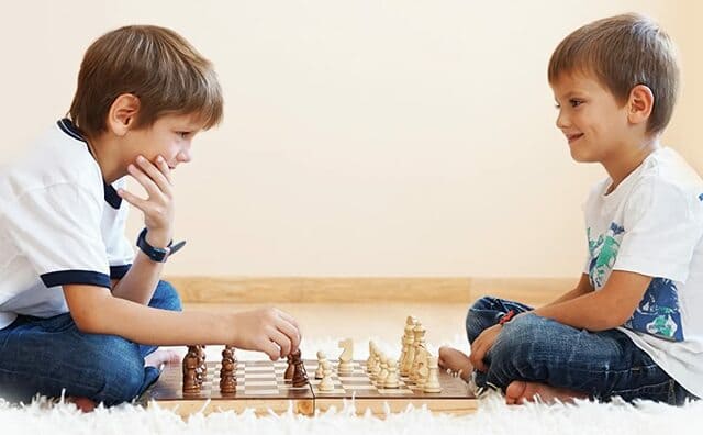 Bộ cờ vua cho bé trai từ 5 đến 10 tuổi