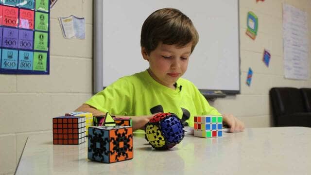Rubik cho bé trai 6 tuổi