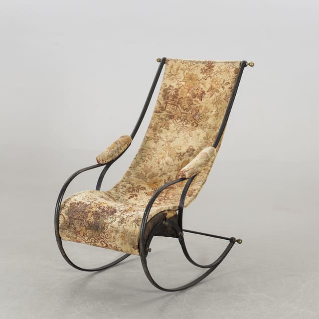 ghế bập bênh bằng kim loại