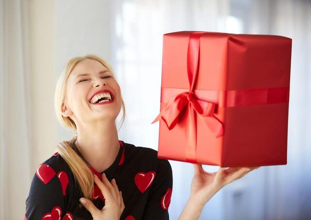 Top 13 món quà tặng sinh nhật cho nữ cực ý nghĩa và sang trọng